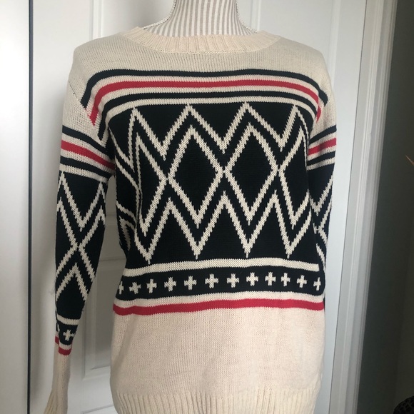 Nordic Patterned Women’s Sweater - Picture 2 of 4